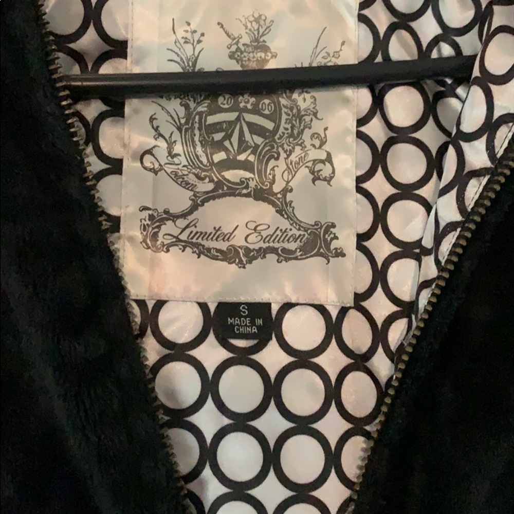 Soft Volcom jacket - Picture 4 of 4